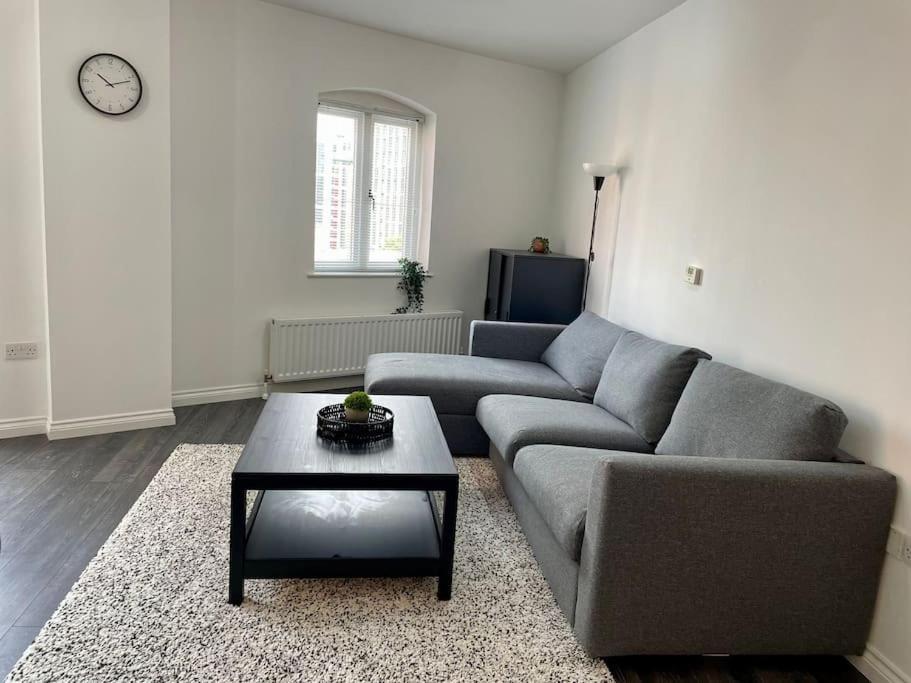 Elegant Belfast City Centre Apt Walk Everywhere Exterior photo