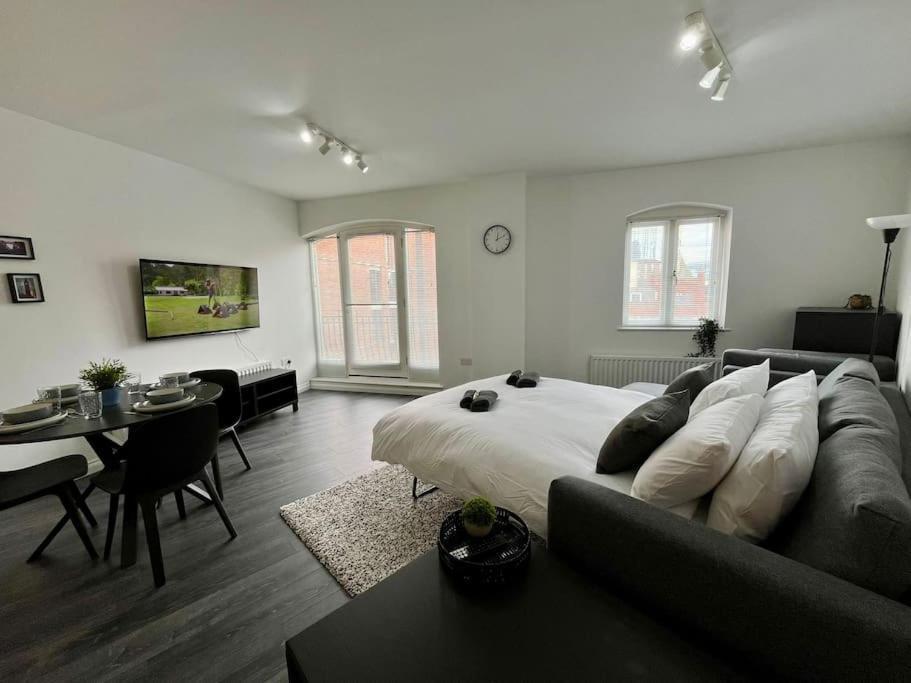 Elegant Belfast City Centre Apt Walk Everywhere Exterior photo
