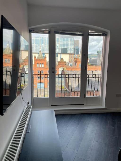 Elegant Belfast City Centre Apt Walk Everywhere Exterior photo